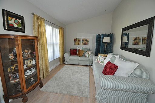 5th image of 447 Deer Pointe Cir