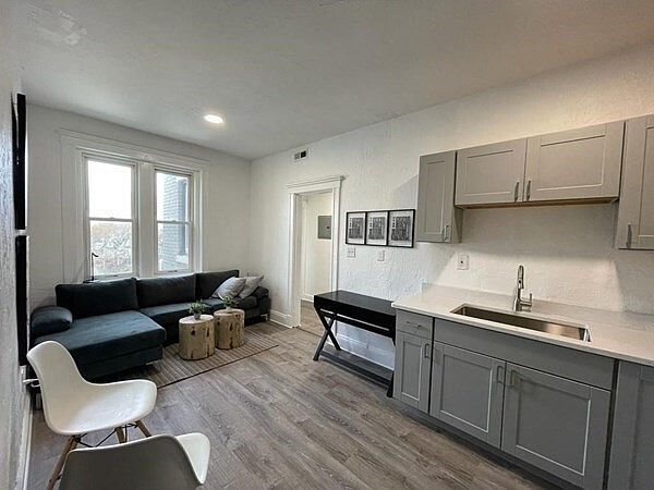 2nd image of 8 Kenwood St