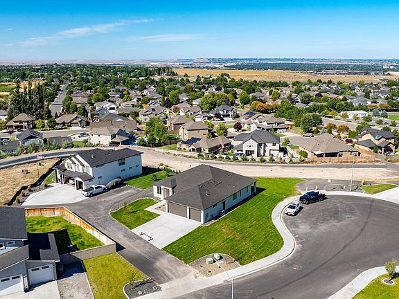 4th image of 4228 Cowlitz Blvd