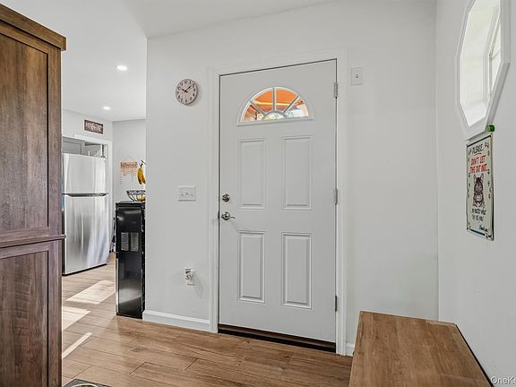 5th image of 161 Quaker Street