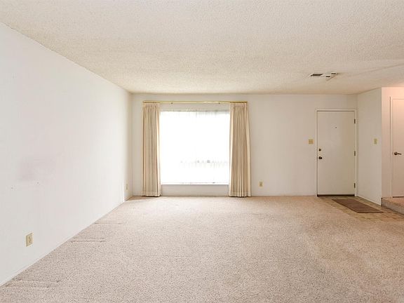 4th image of 3427 Willis Dr