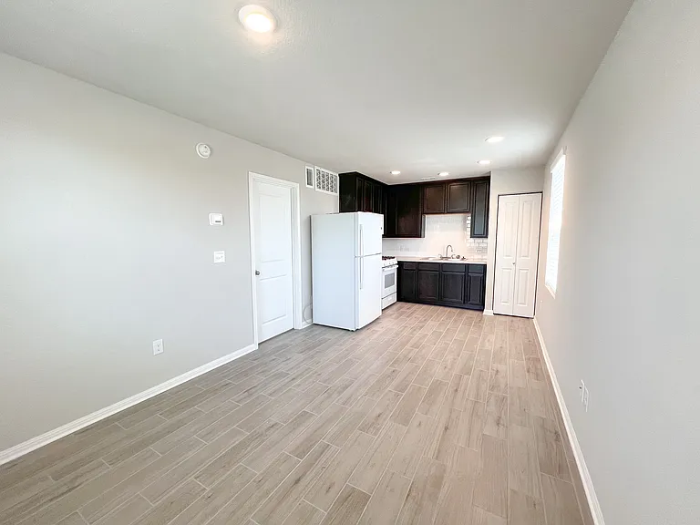653 Ferrule Dr #B — Photo 5