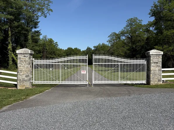 1 Wilson Point Rd, Galena, MD 21635