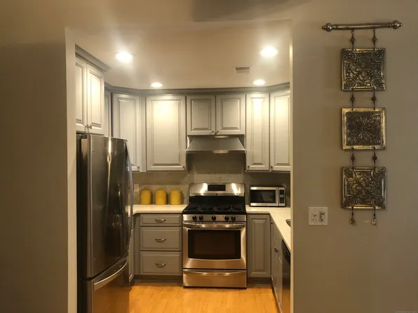 70 Rockledge Loop #70, Torrington, CT 06790