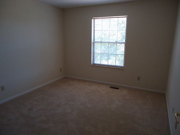 4th image of 236 Brookwood Dr #15