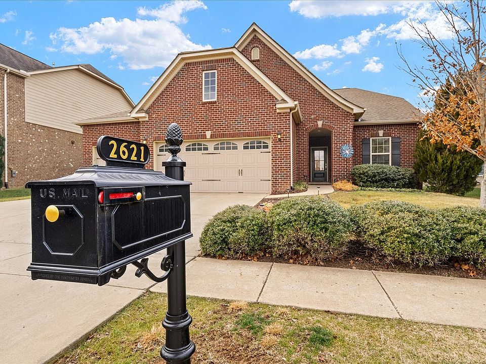 1st image of 2621 Paddock Park Dr