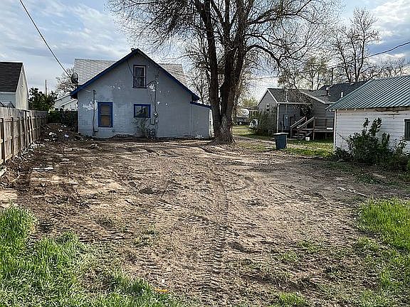 2nd image of 518 3rd St SE