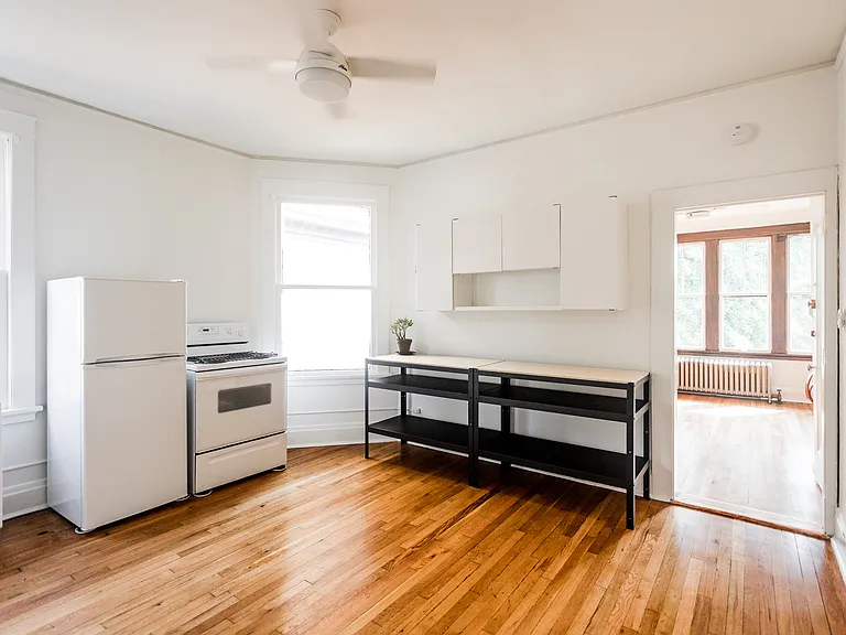 1019 Van Dyke St #3 — Photo 7