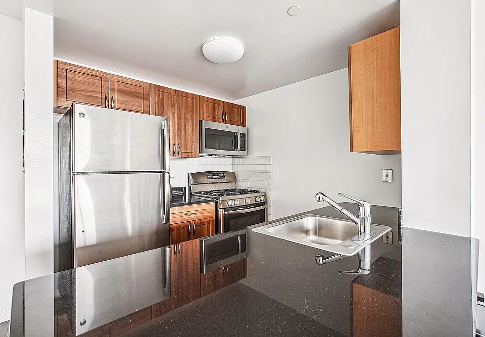 1st image of 229 Chrystie St #815-A