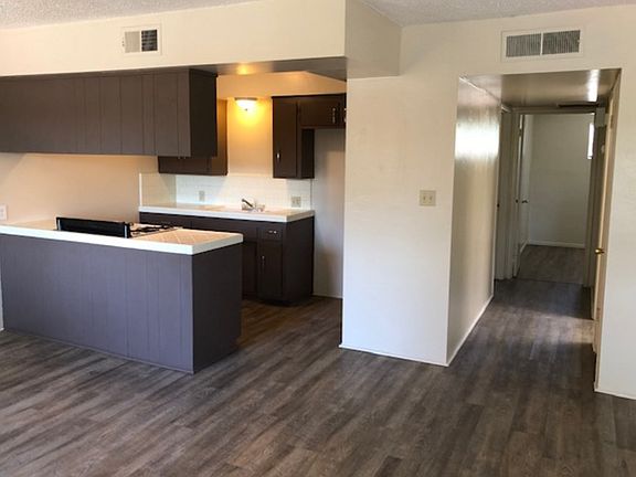 3rd image of 4008 Fishering Dr APT D