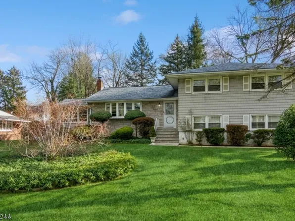 63 Hillcrest Dr, Clark Twp., NJ 07066