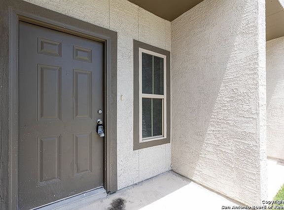 2nd image of 7212 Savannah Dr