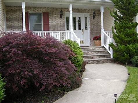 Easy to maintain front entrance