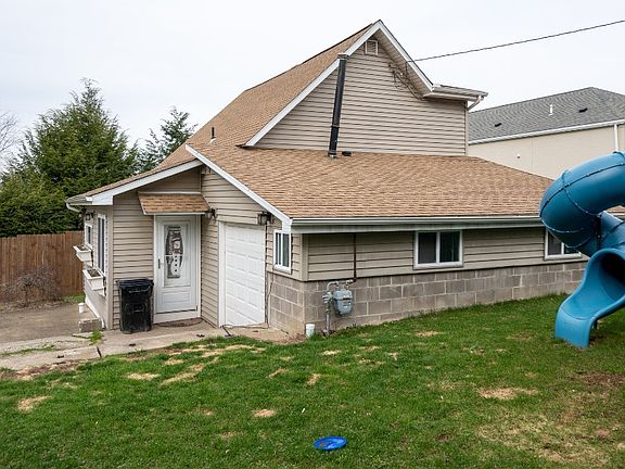 3rd image of 6029 Spires Dr