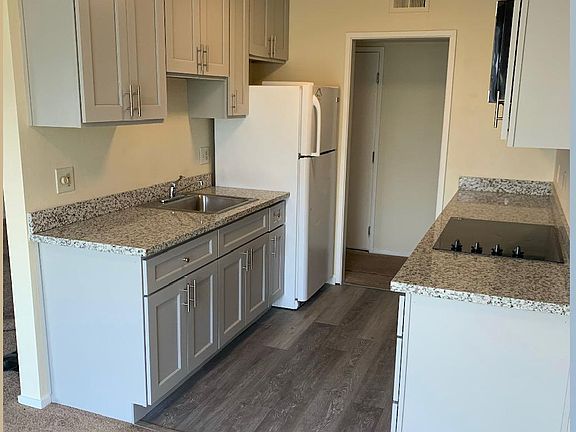 NEWLY RENOVATED KITCHEN & HARDWOOD FLOOR!