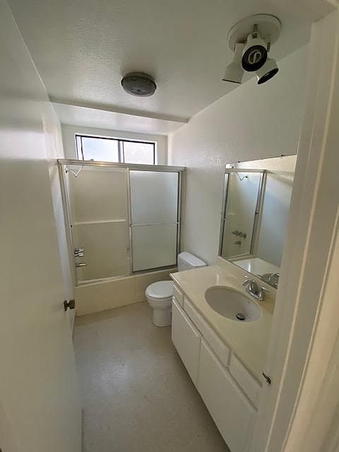 Unit 105 bathroom