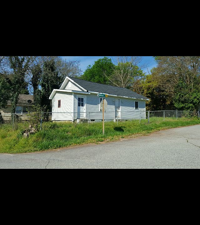 2nd image of 111 Alley St
