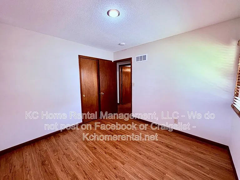 6012 Noland Rd — Photo 19