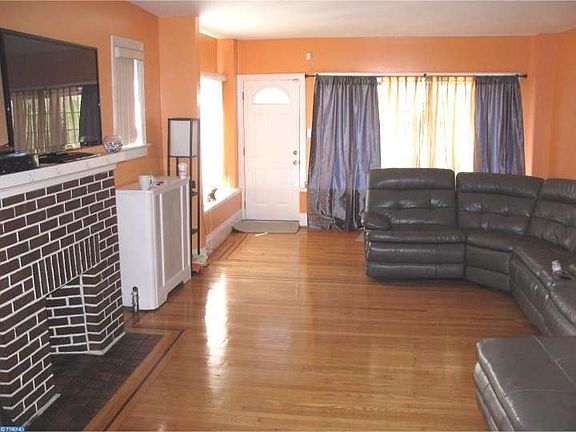 4th image of 7763 Hasbrook Ave