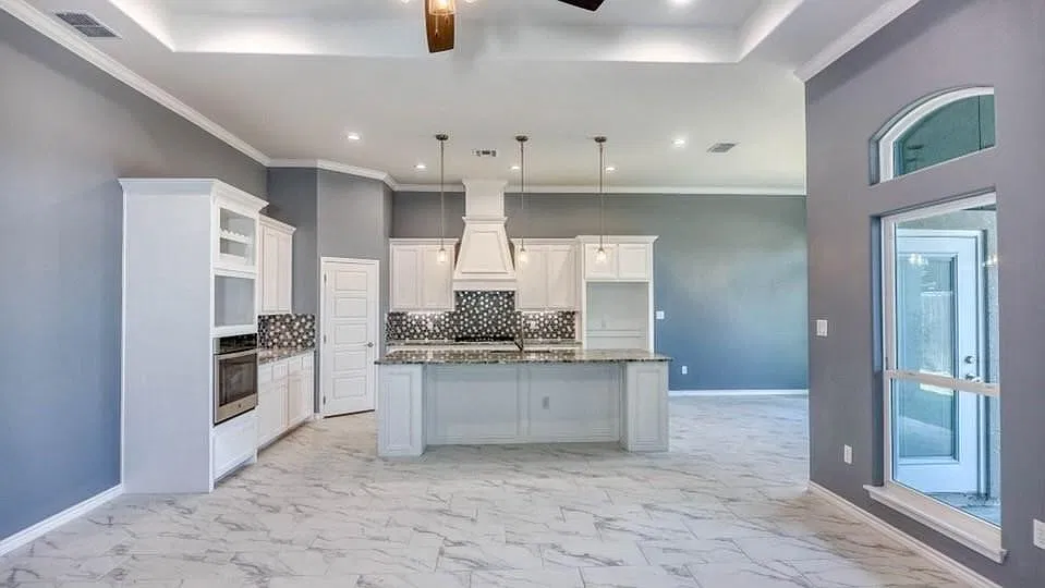 4 bed, 3.0 bath, 2358 sqft, $3,100 — Photo 3