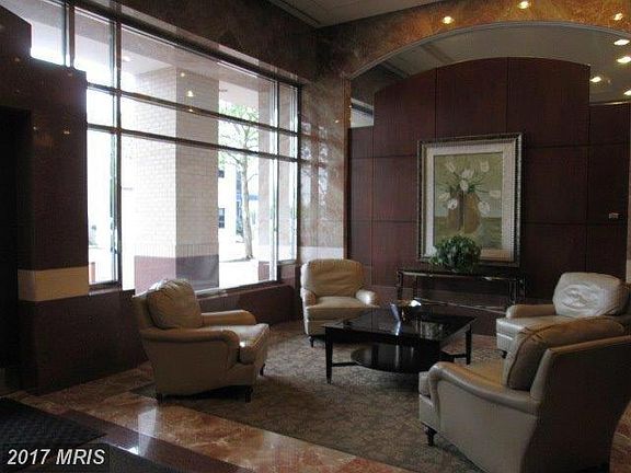 3rd image of 4801 Fairmont Ave APT 814