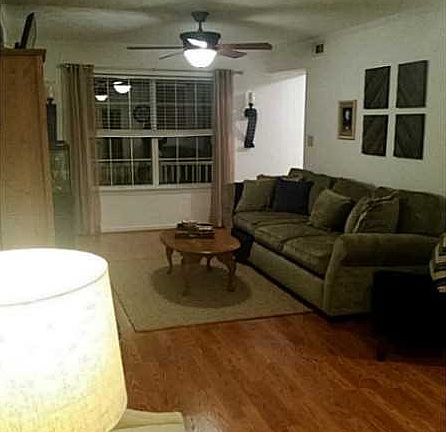 3rd image of 104 S Maragret Ct