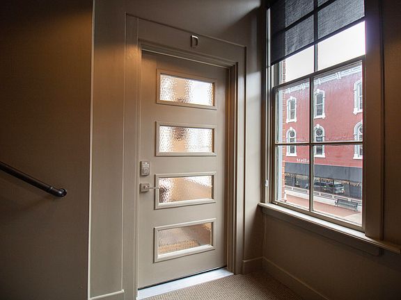 4th image of 211 Broadway St #D