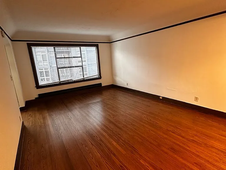 The Windermere Apartments — Photo 43