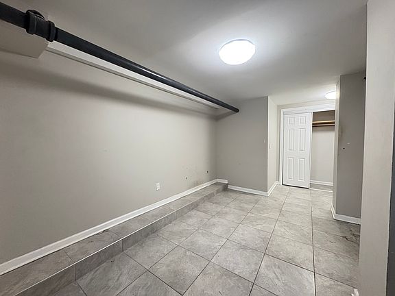 5th image of 9 Bentley Ave #B