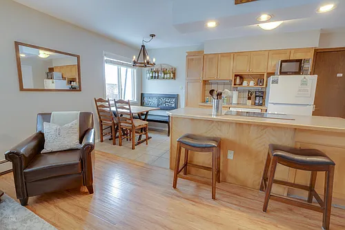 240 E La Bonte St #10 Photo 1