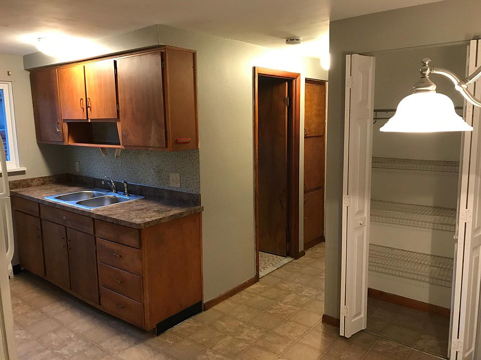1st image of 113 Meadow Pl APT 2