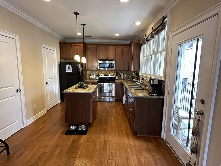 2114 Acklen Ave #305 — Photo 3