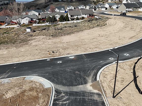 4th image of 24 Falcon Ridge Dr