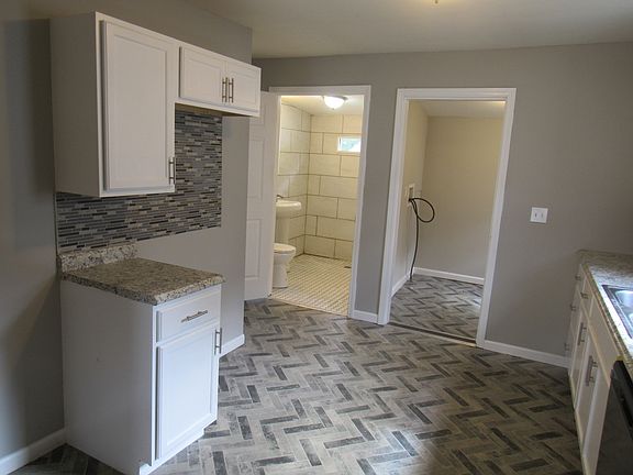4th image of 435 17th St NW