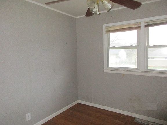 4th image of 2212 Bertie St