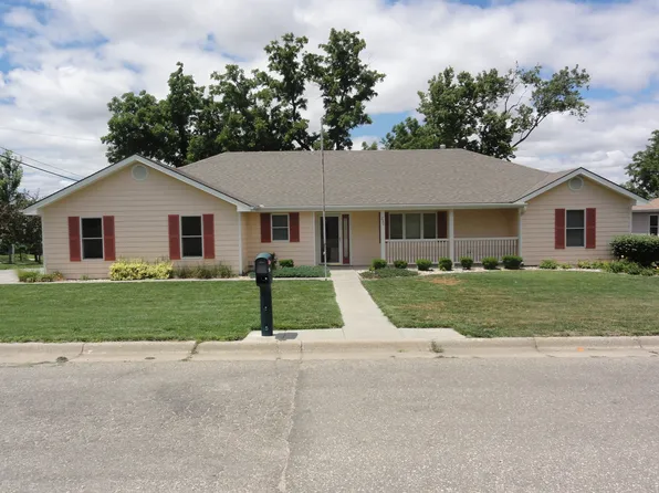 230 S Bunker Hill Dr, Junction City, KS 66441