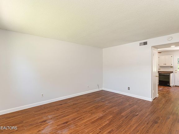3rd image of 7220 Old Clinton Pike APT 8