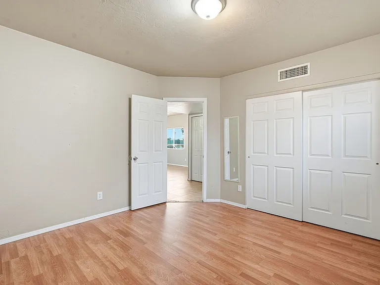 213 W Virginia St — Photo 16