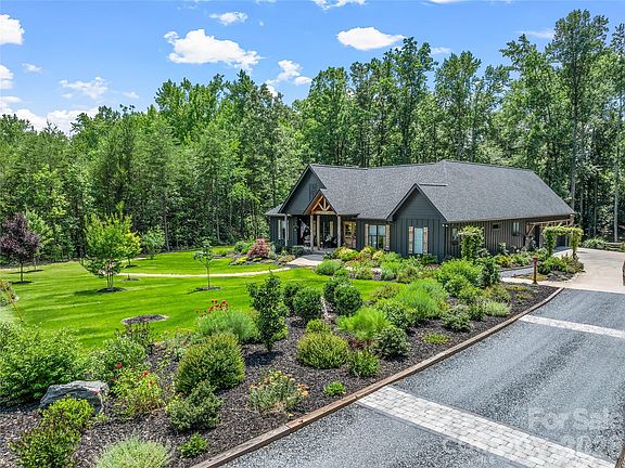 2nd image of 1844 Golf Course Rd