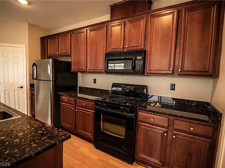 9124 Alpine Grove Ave #101 — Photo 6