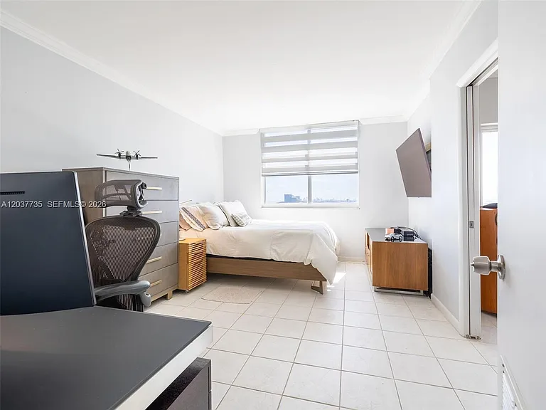 500 Bayview Dr #1520 — Photo 24