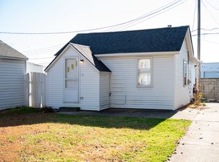 15224 Maplewood Ave, Eastpointe, MI 48021