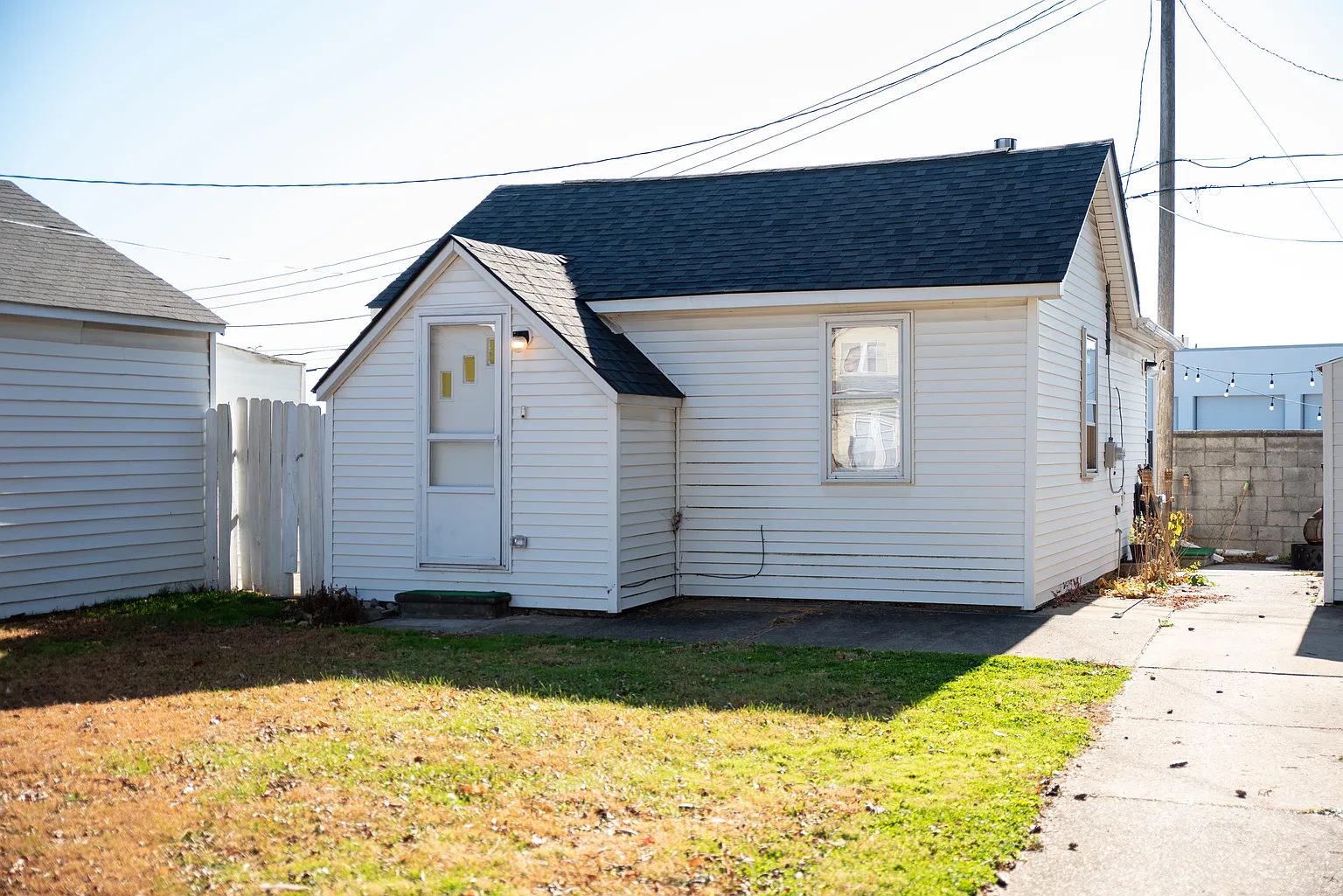 15224 Maplewood Ave photo 1
