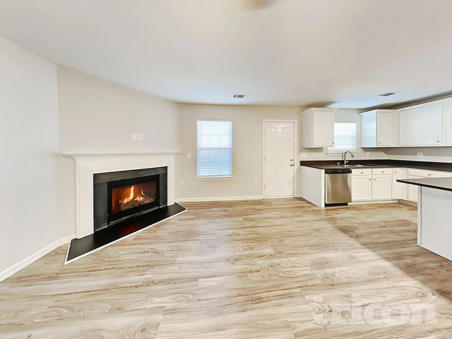 2818 Meadow Creek Drive Dallas NC — Photo 3