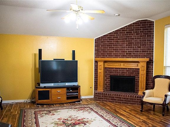 3rd image of 2204 San Simeon Dr