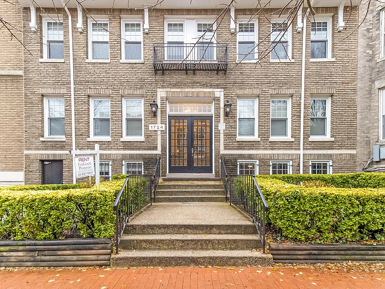 1724 T St NW #23 — Photo 27