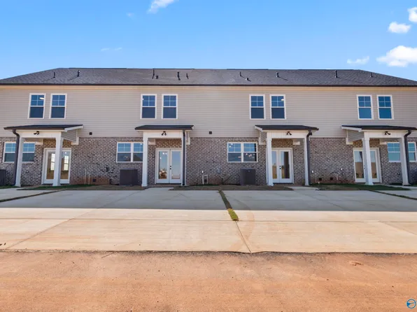 243 Susan Lynn Dr, Hazel Green, AL 35750