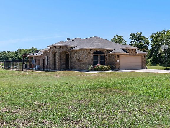 3rd image of 200 County Road 453 Rd