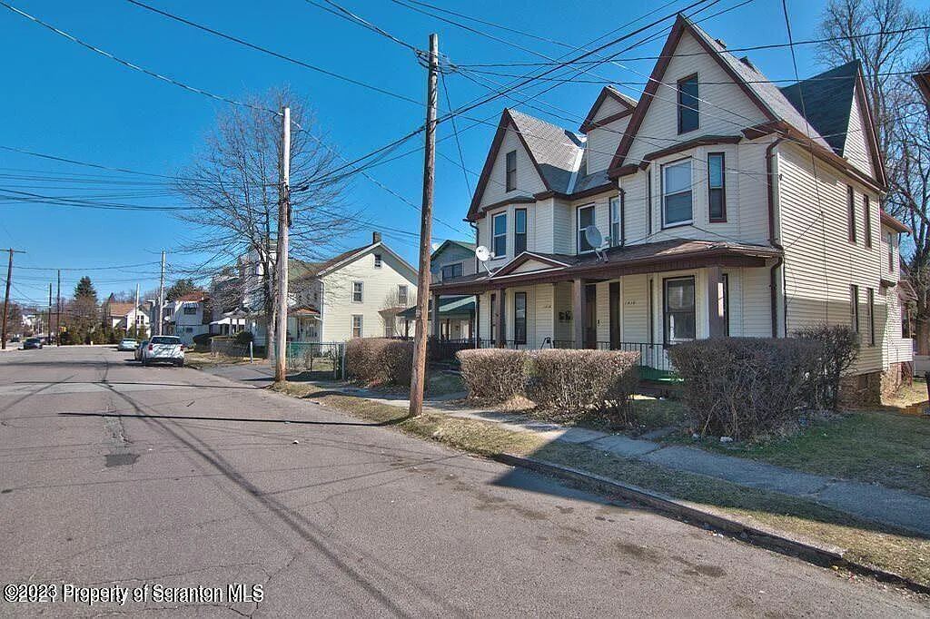 2 bed, 1.0 bath, 800 sqft, $1,100 — Photo 3