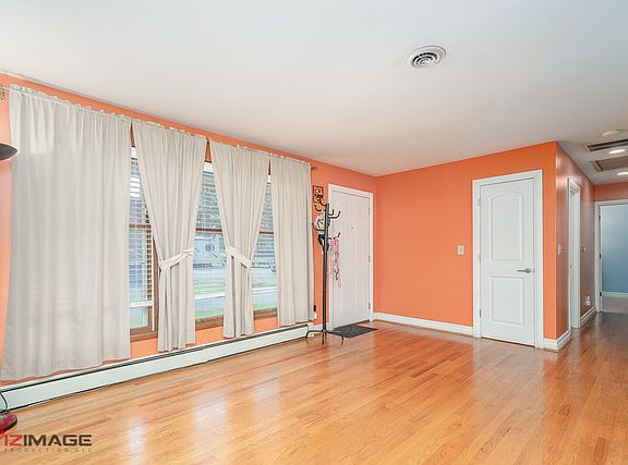 3rd image of 318 White Ave
